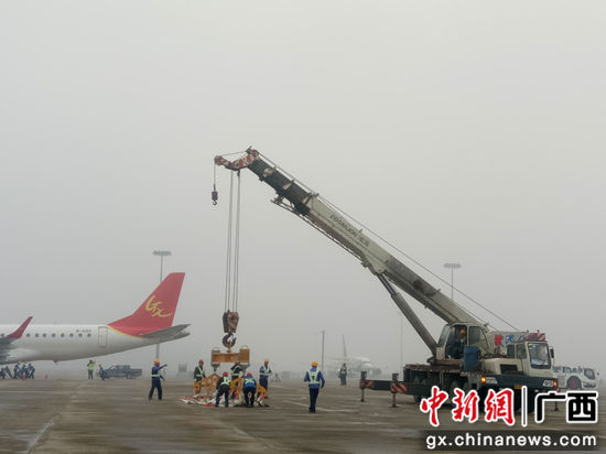 南宁吴圩国际机场举行2017年应急救援综合演